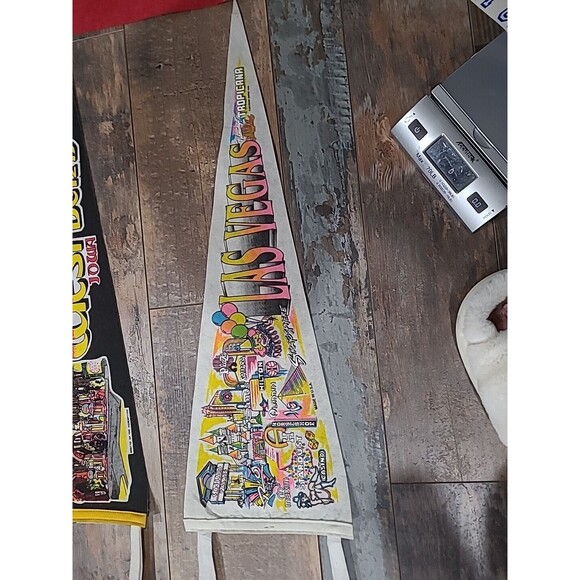 Vintage Felt Pennant, Las Vegas Nevada, 27 x 8.5 inch, Famous Vegas Casinos 1996 - Picture 1 of 8